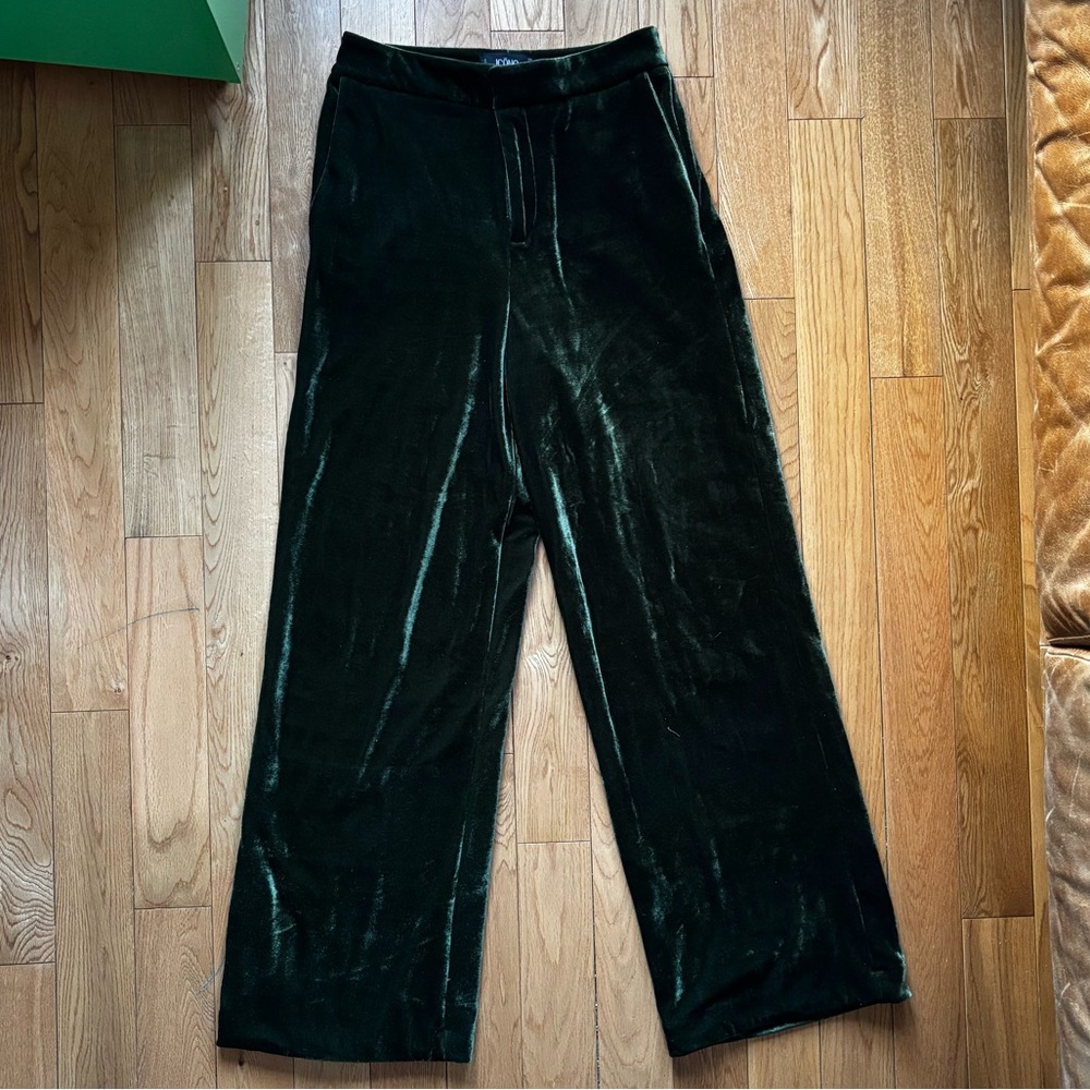 Elegant Velvet Wide Leg Pants in Deep Green